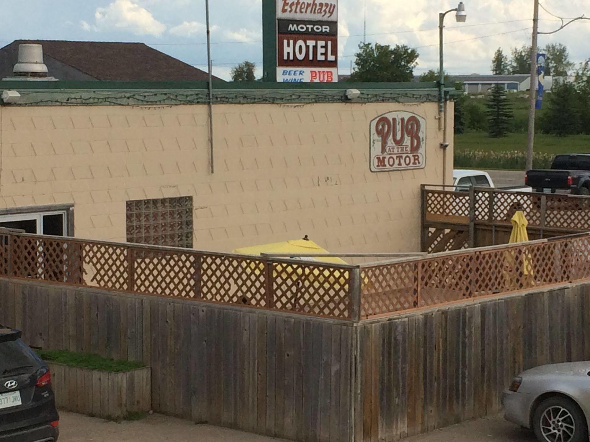 Esterhazy Motor Hotel Exterior photo